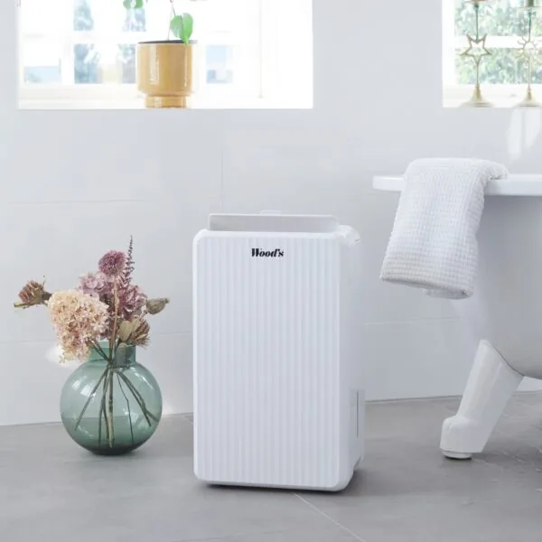 Déshumidificateur dans la salle de bain contre les moisissures et l’humidité
